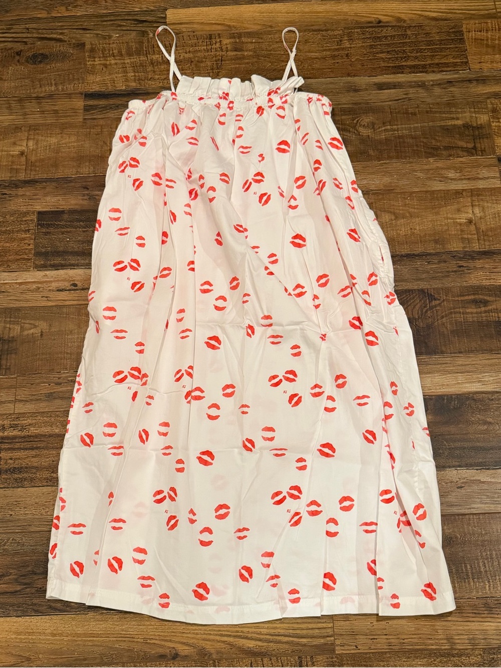 LAKE White Spaghetti-Strap Maxi Nightgown with Red Lip Print